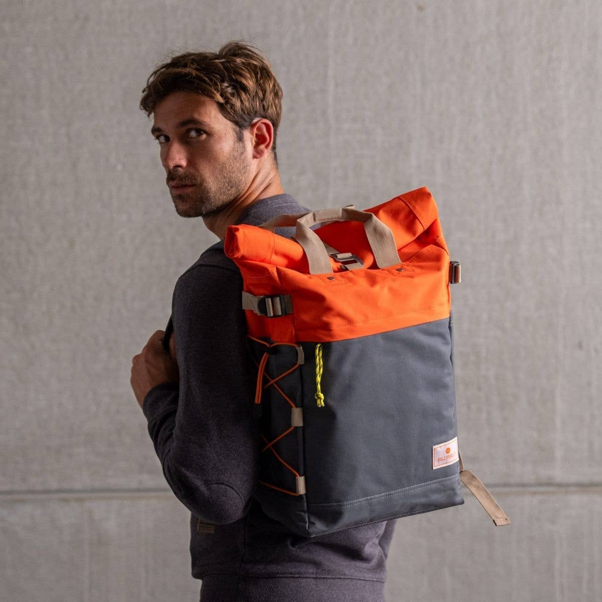 Zaino rolltop in poliestere riciclato arancione e grigio