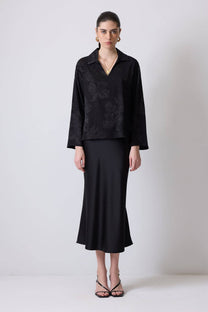 Blusa in raso jacquard nera