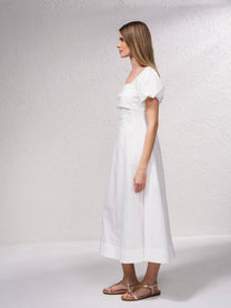 Vestito midi con scollo quadrato e gonna a trapezio