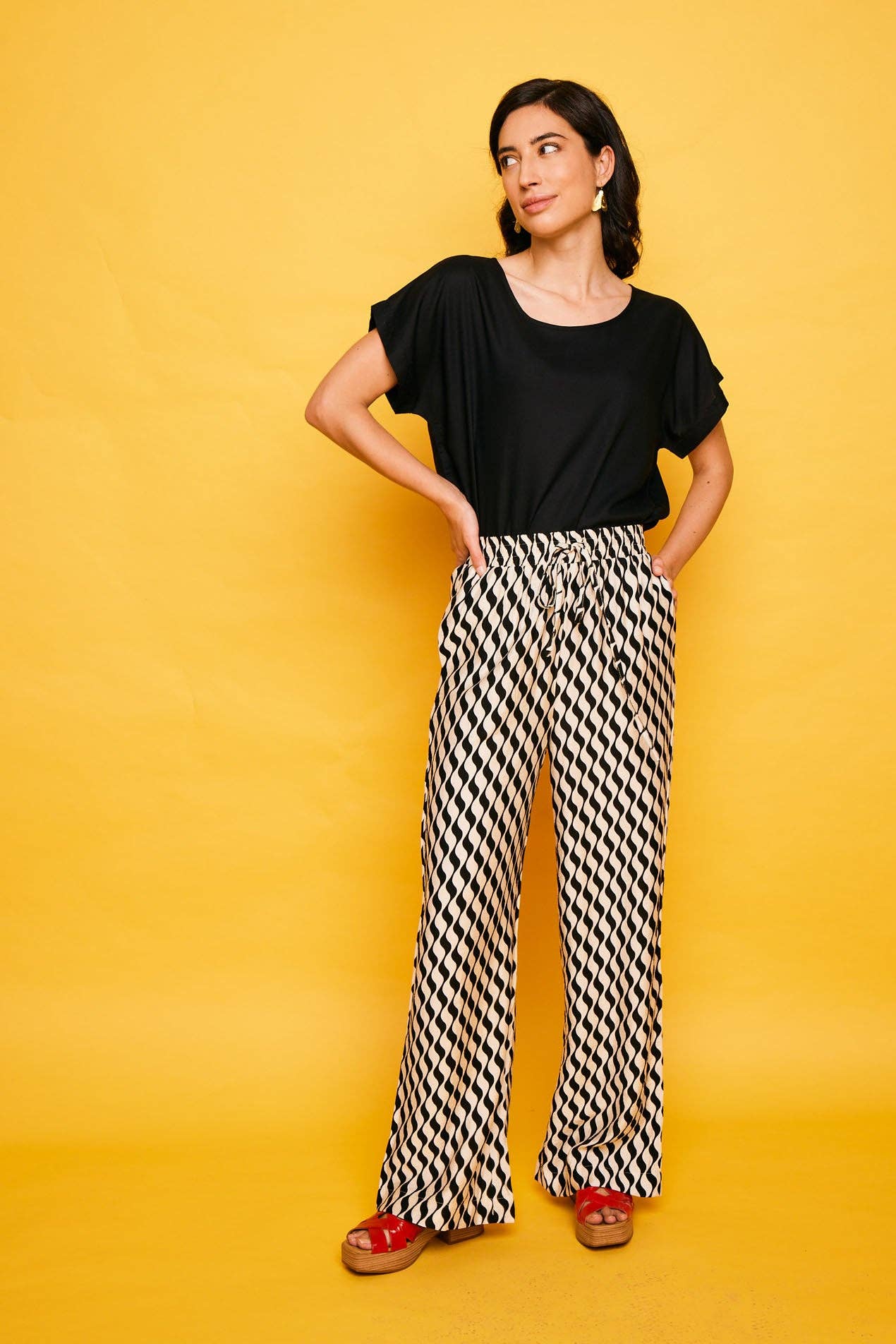 Pantaloni Conil a gamba dritta con vita elastica e coulisse