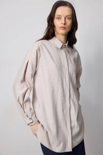 Camicia in cupro con bottoni e dettagli