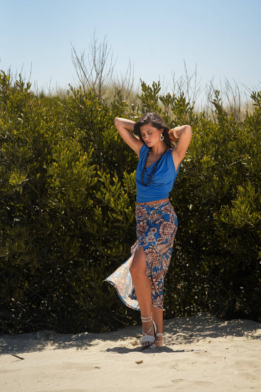 Top crop con scollo drappeggiato