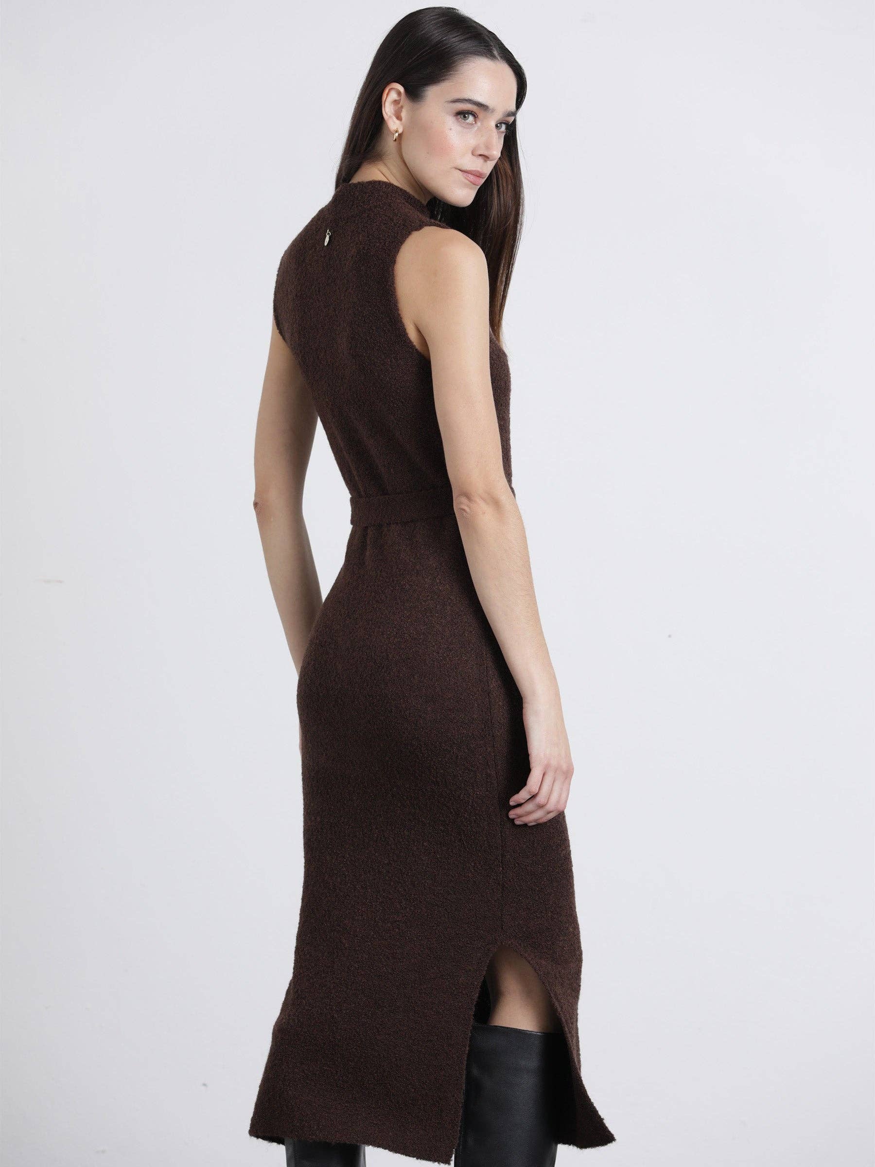 Abito midi in maglia a rete con cintura
