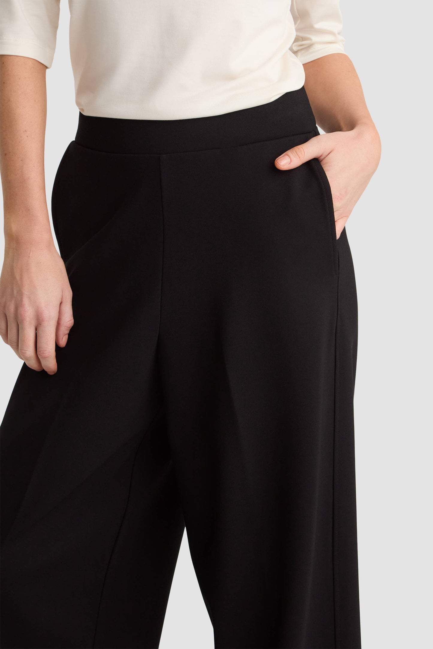 Pantaloni estivi cropped in cotone e lino blu navy