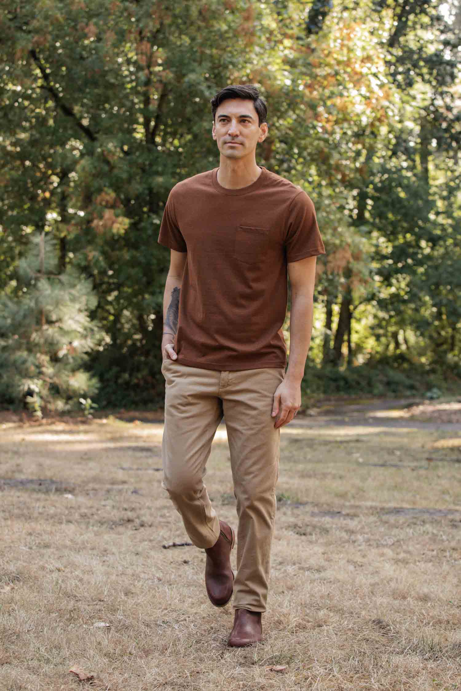 T-shirt riciclata con taschino bronzo