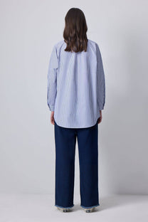 Camicia a righe con collo a fiocco