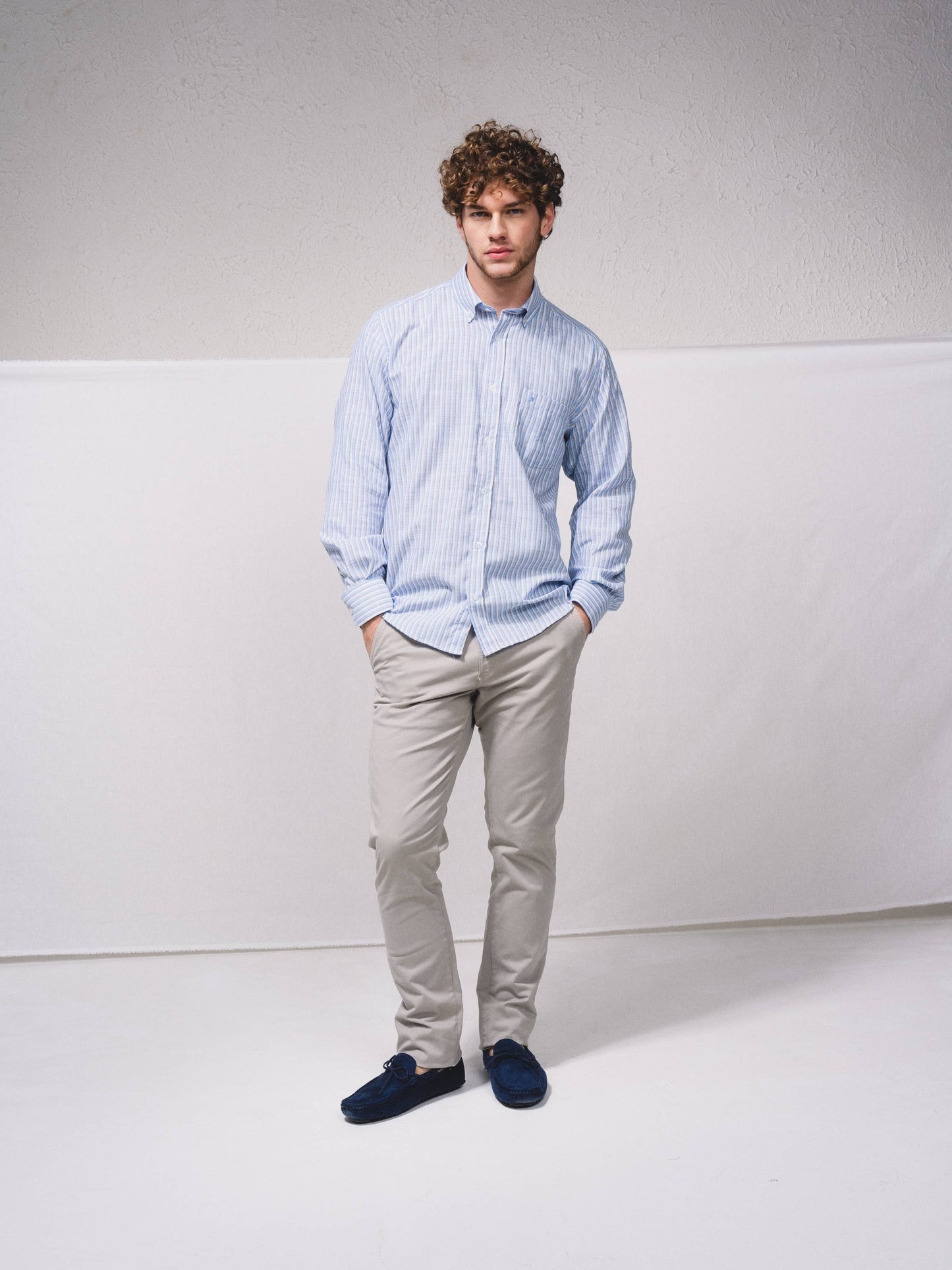 Camicia a righe azzurra