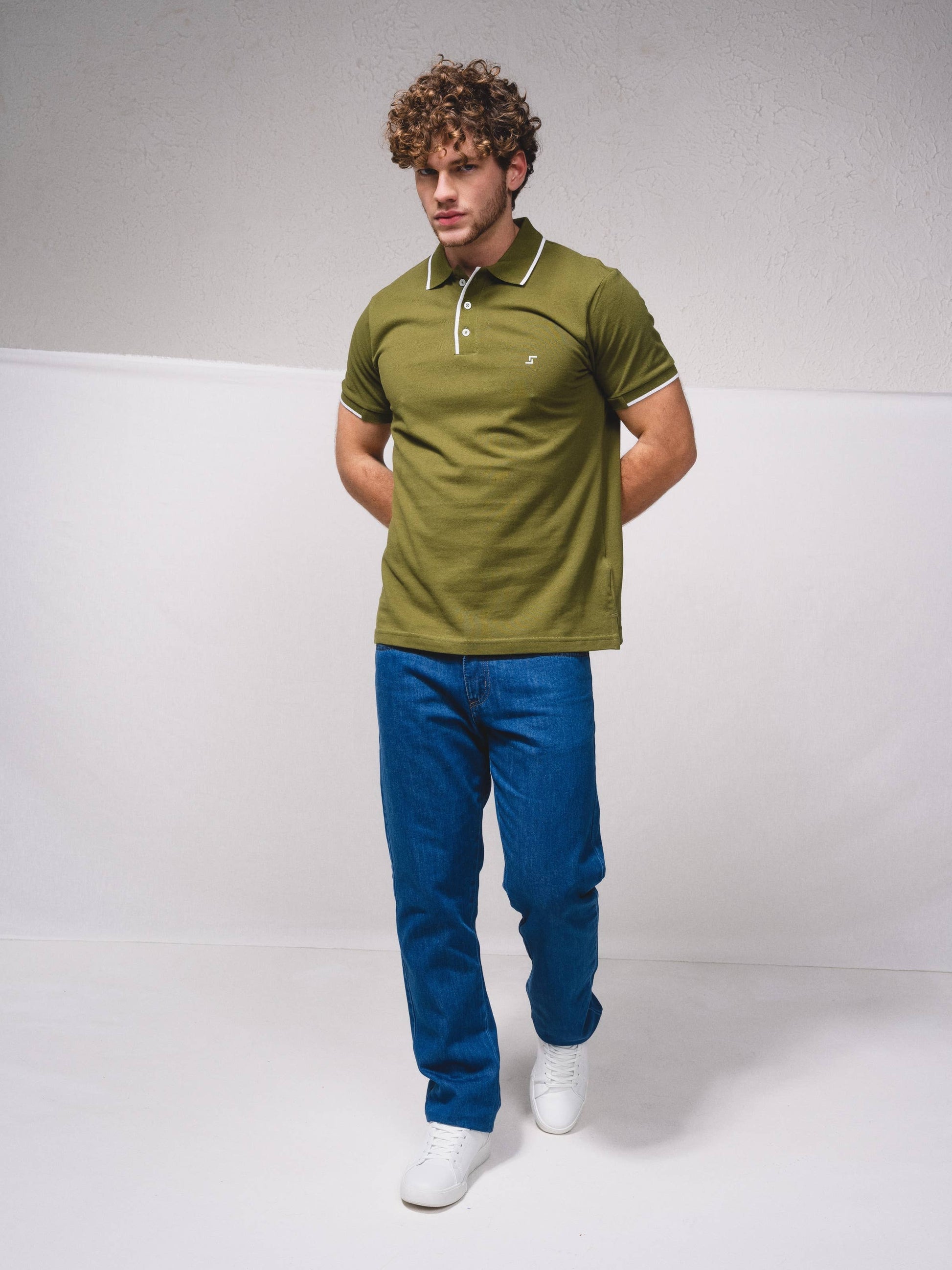 Polo in piqué di cotone con logo ricamato