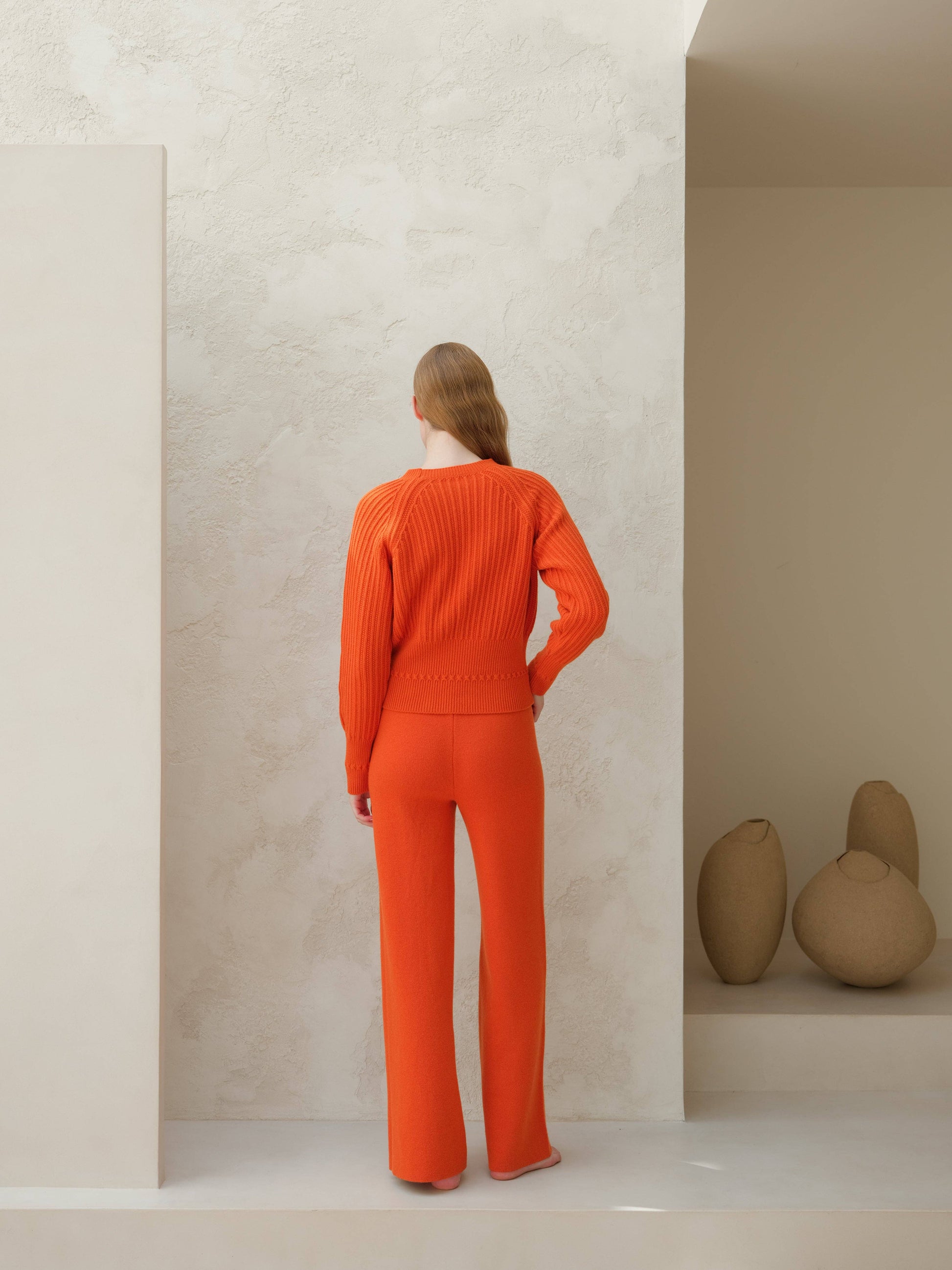 Maglione corto girocollo in misto cashmere con maniche raglan