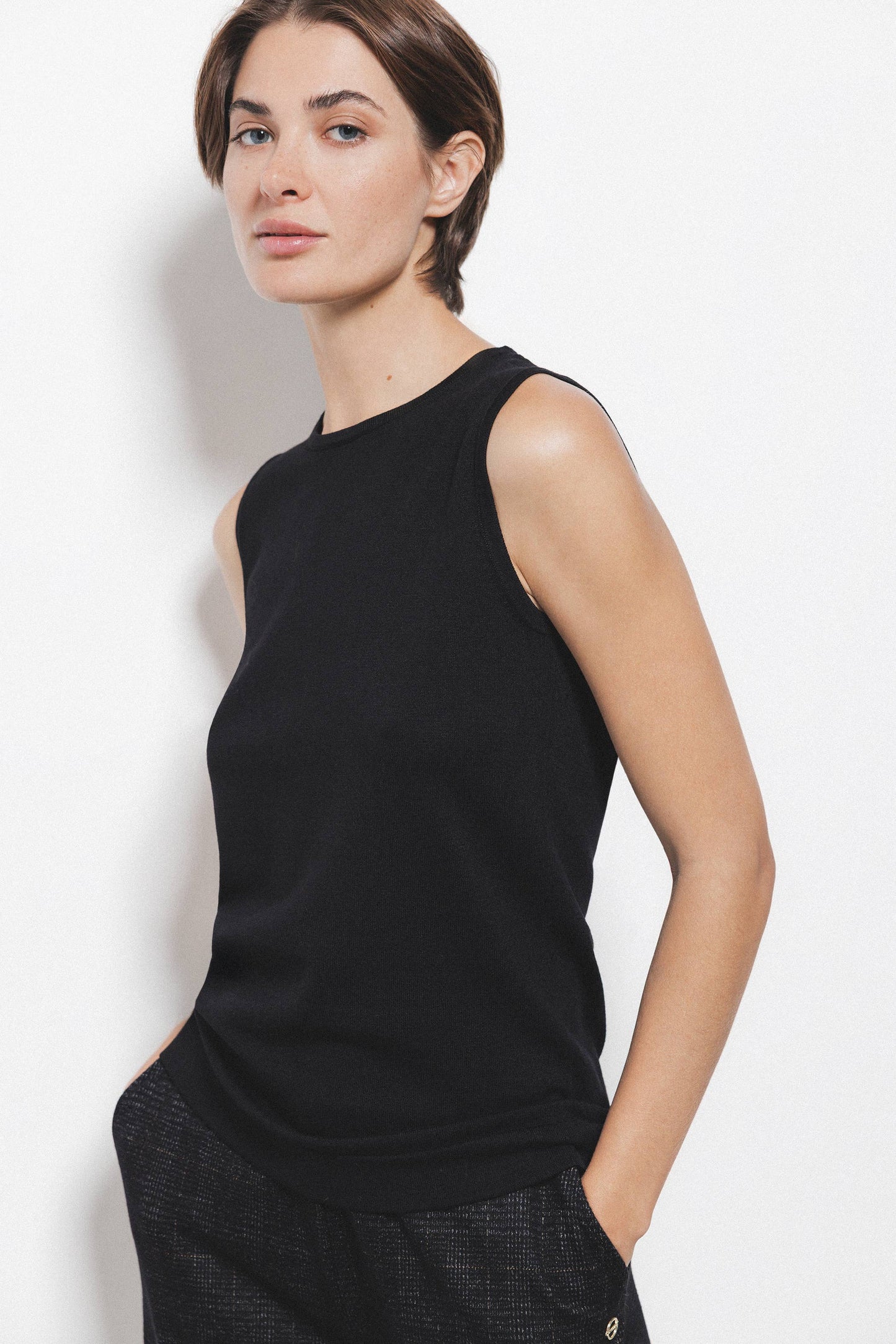 Top in maglia rasata con scollo rotondo