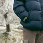 Cappotto imbottito blu navy in poliestere riciclato