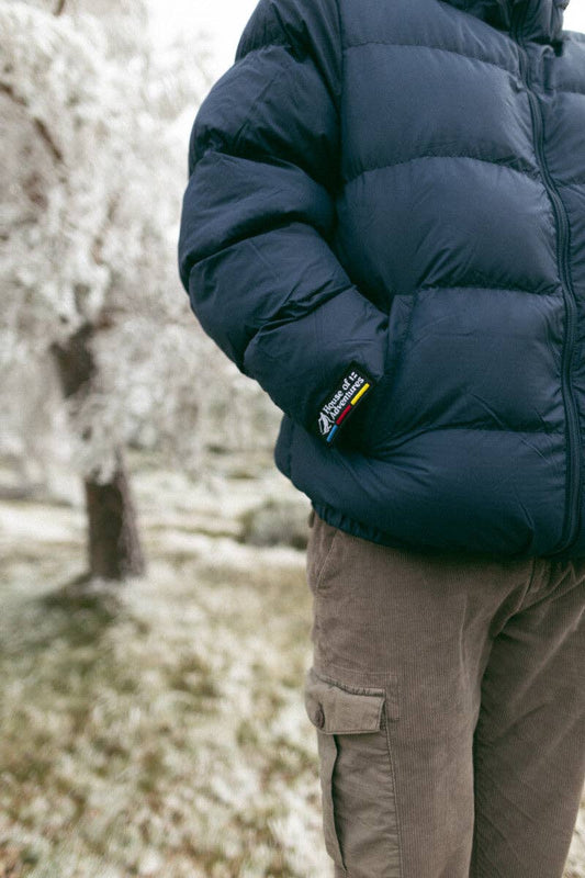 Cappotto imbottito blu navy in poliestere riciclato