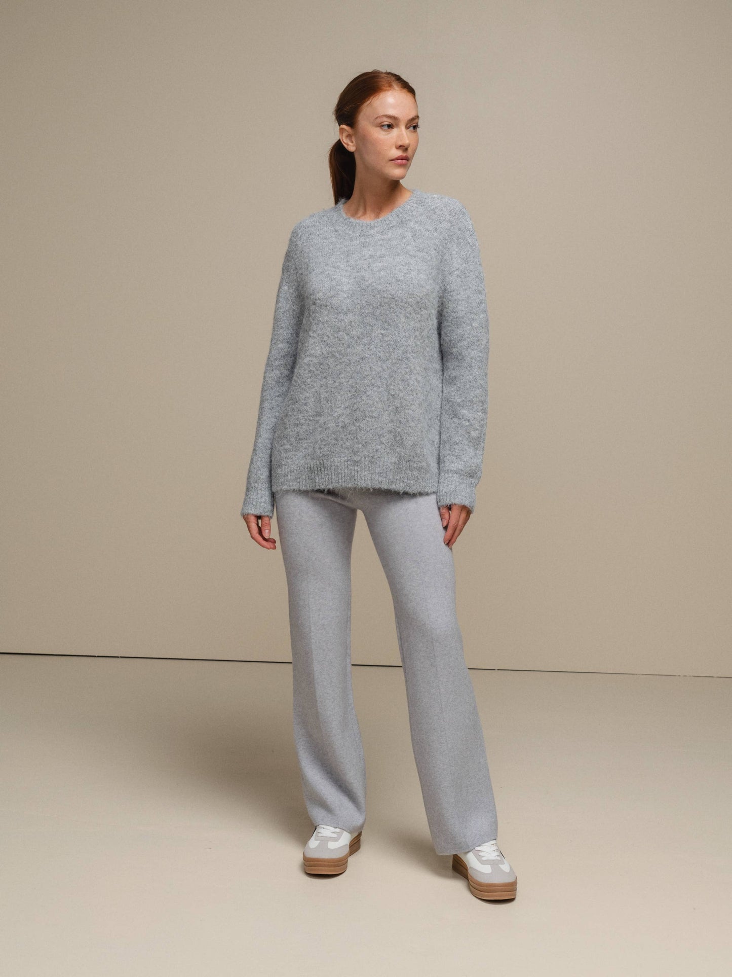 Maglione girocollo in maglia morbida da donna