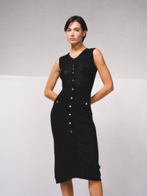 Abito midi in maglia aderente con bottoni dorati