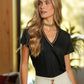 T-shirt con scollo a V effetto lino