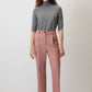 Pantaloni rosa a righe con pieghe