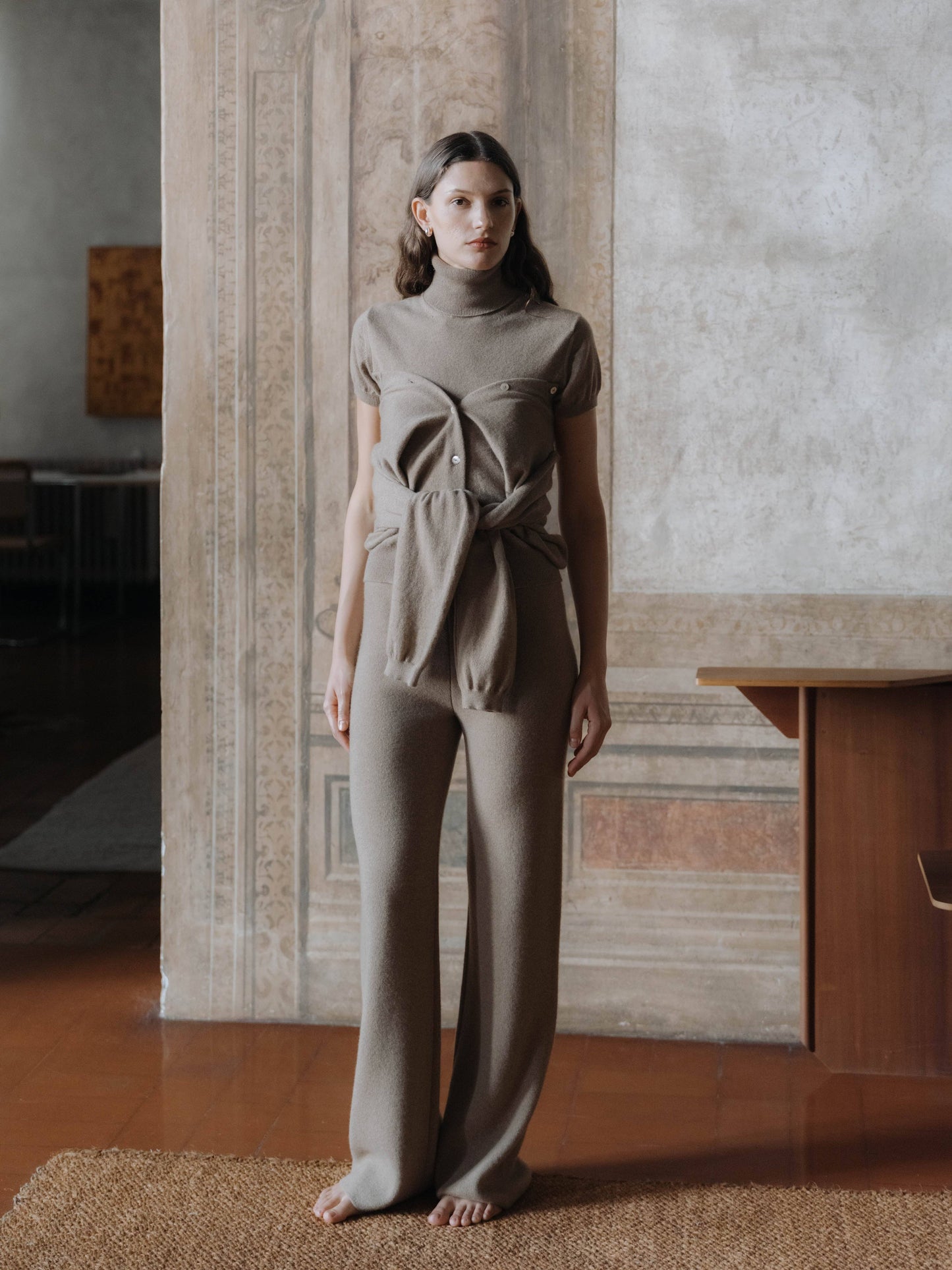 Cardigan in puro cashmere con bottoni in madreperla