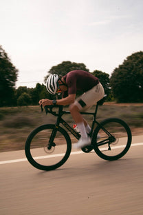 Culotte da ciclismo beige con bretelle