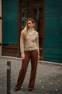 Polo in maglia leggera con scollo a V