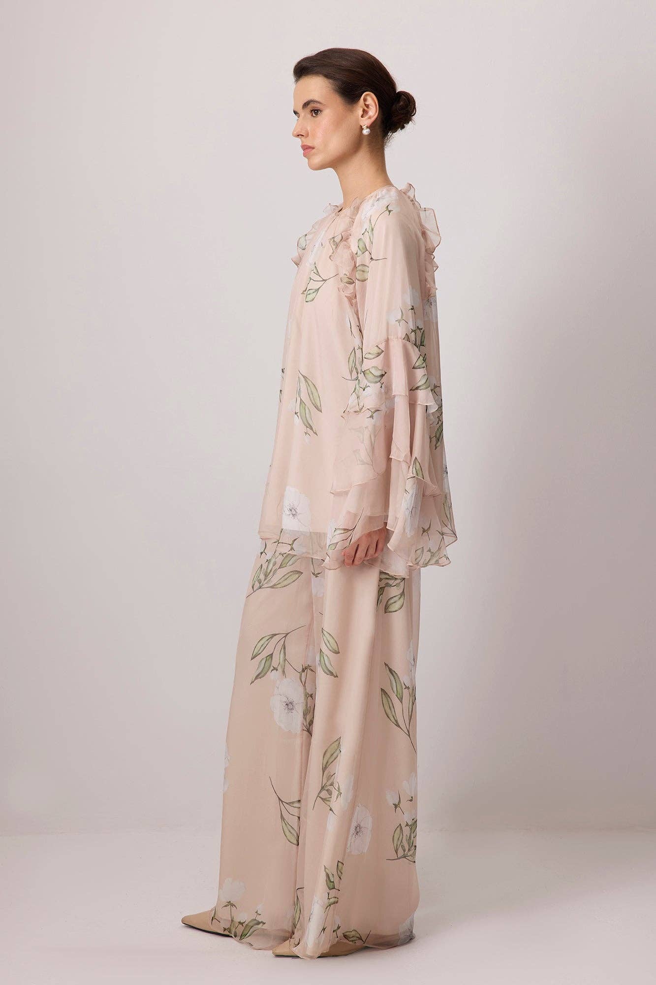 Completo tunica e pantaloni in chiffon floreale rosa