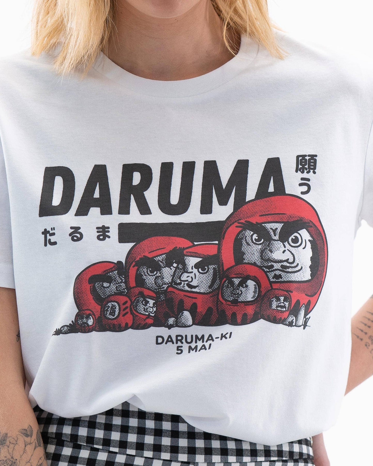 T-shirt vintage con grafica giapponese Daruma