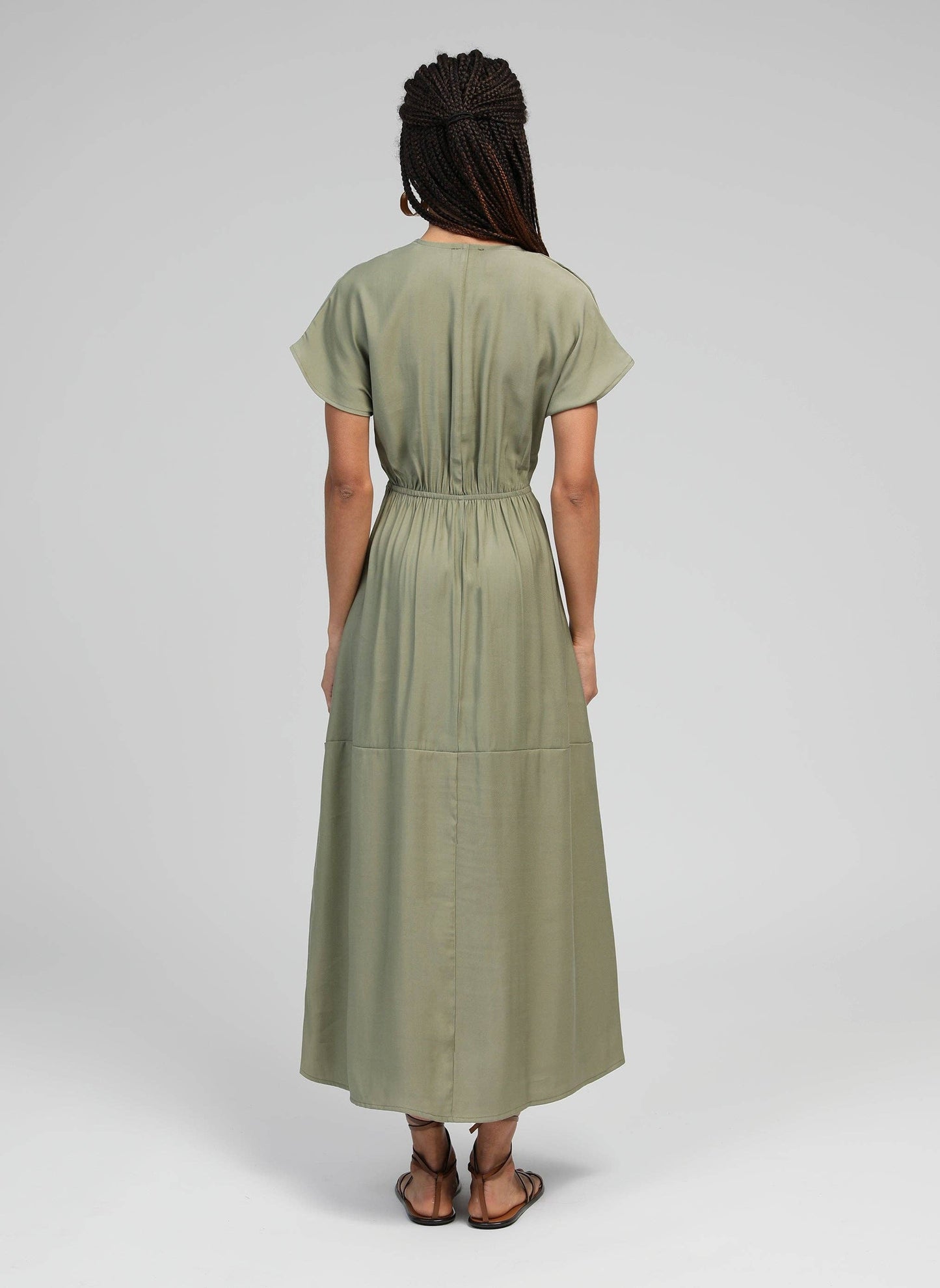 Abito midi verde militare Mekiana con scollo a V