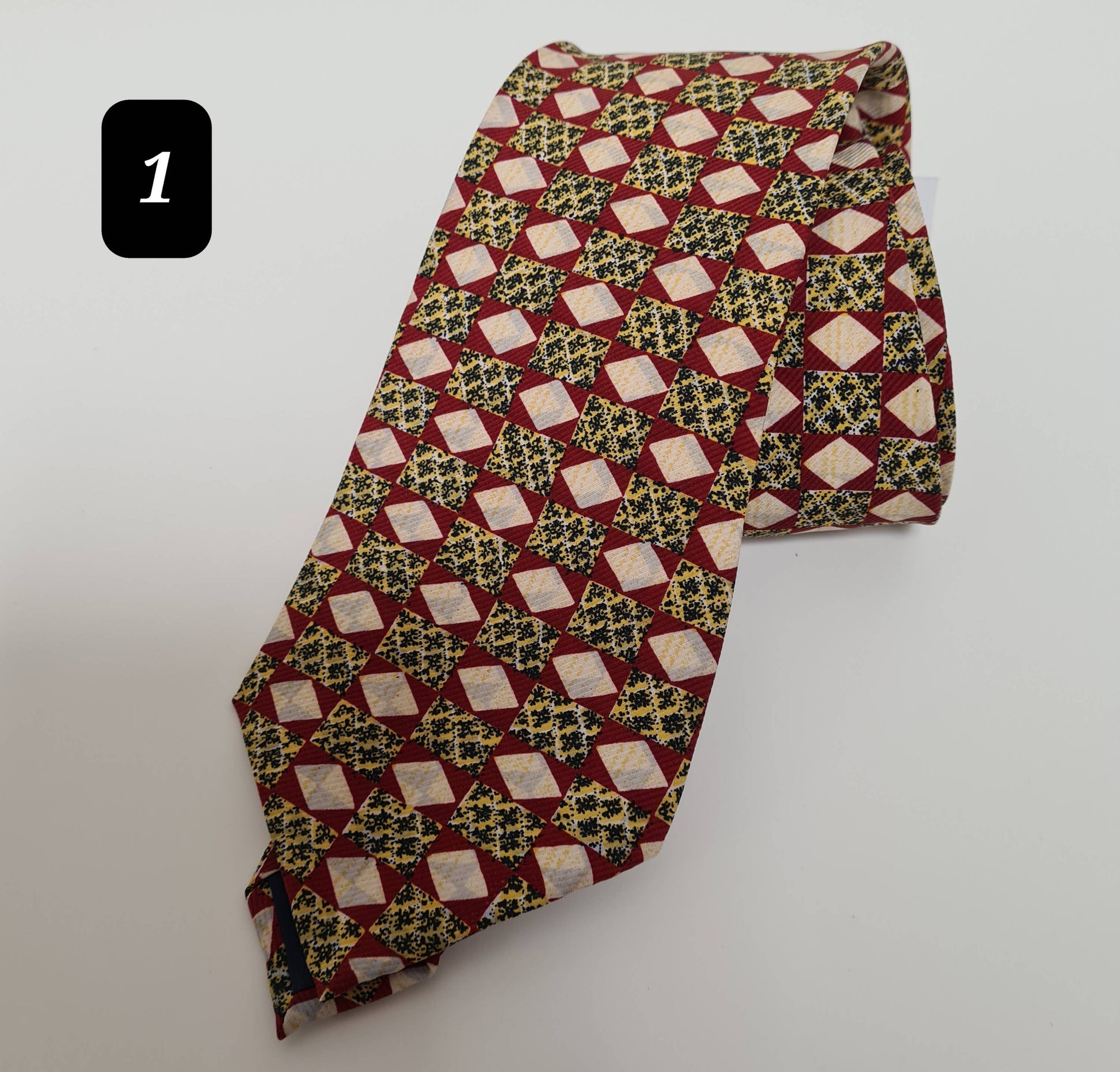 Set cravatta lilla con gemelli, fermacravatta e pochette
