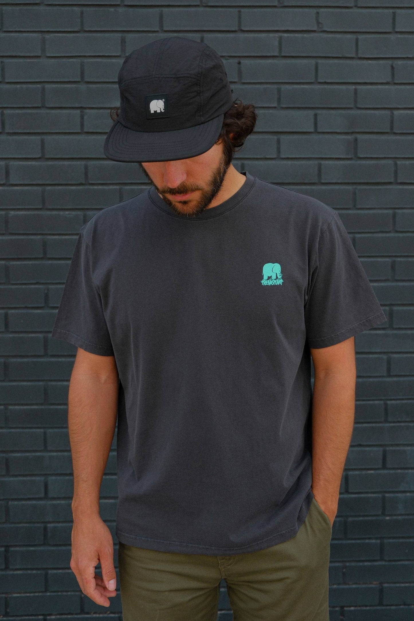 T-shirt unisex pigmentata grigio magnet con maxi stampa “Life by the Sea”