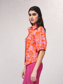 Blusa floreale con colletto e maniche corte
