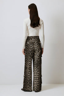 Pantaloni cargo a zampa in cotone leopardato