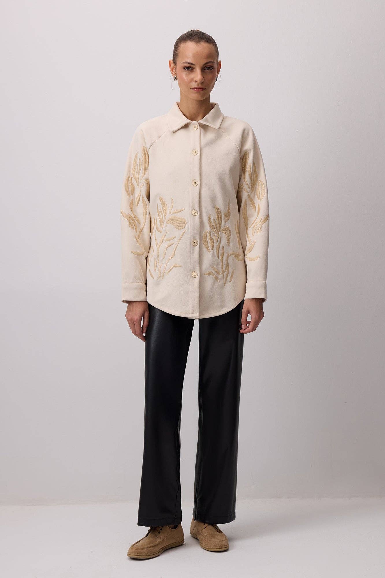 Shacket in lana ricamata Kale