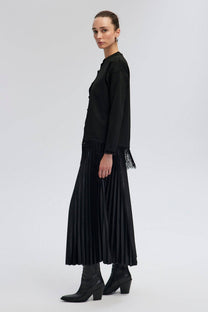 Cardigan in maglia con frange e bottoni