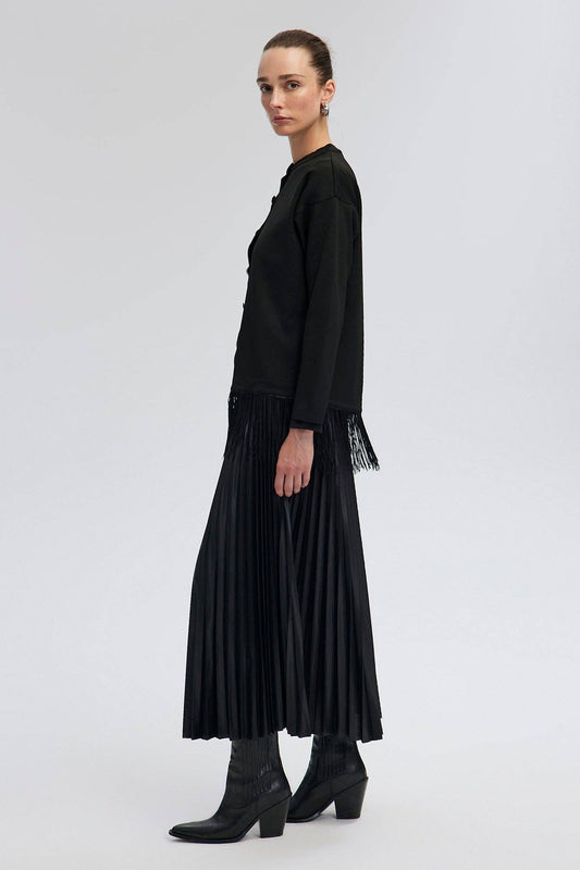 Cardigan in maglia con frange e bottoni