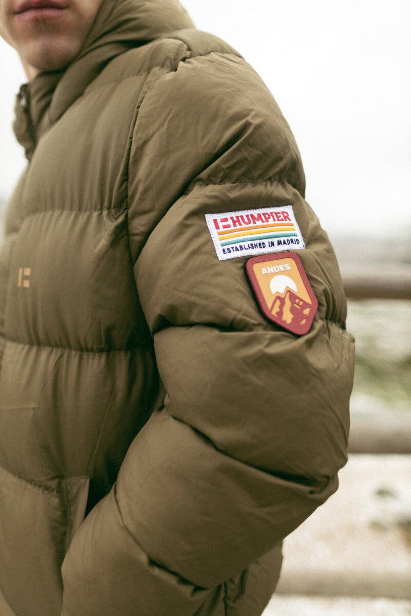 Piumino imbottito kaki in poliestere riciclato