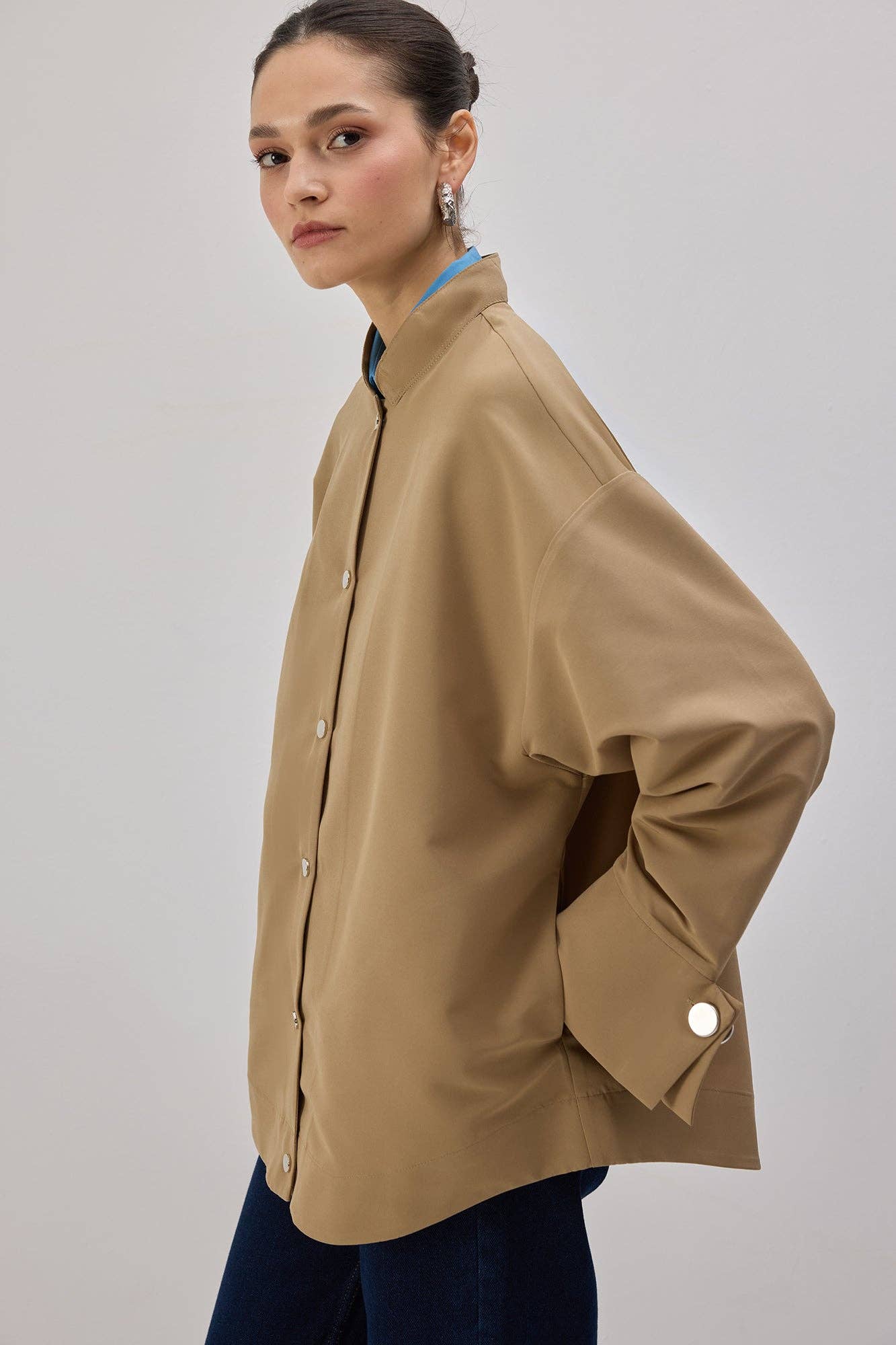 Cappotto bomber trench con polsini ampi