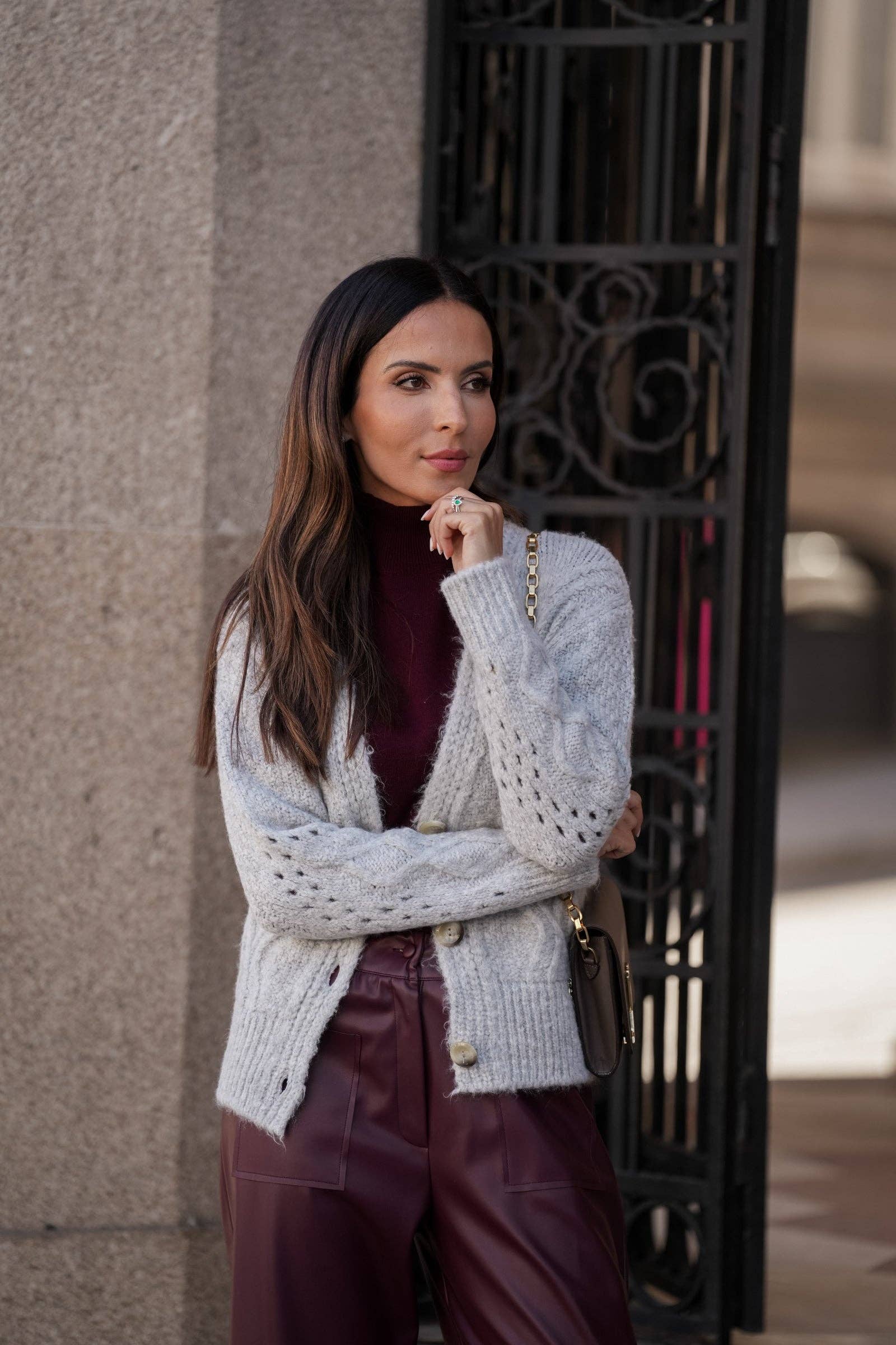 Cardigan in maglia traforata con bottoni
