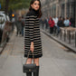 Abito in maglia a righe con collo alto