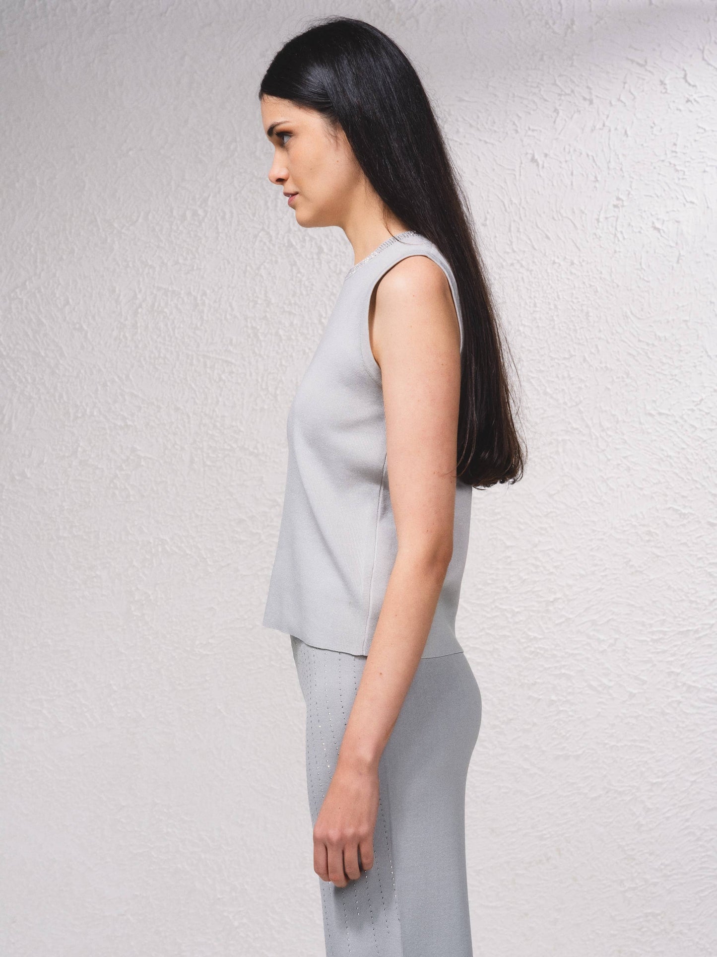 Top in maglia con collo gioiello