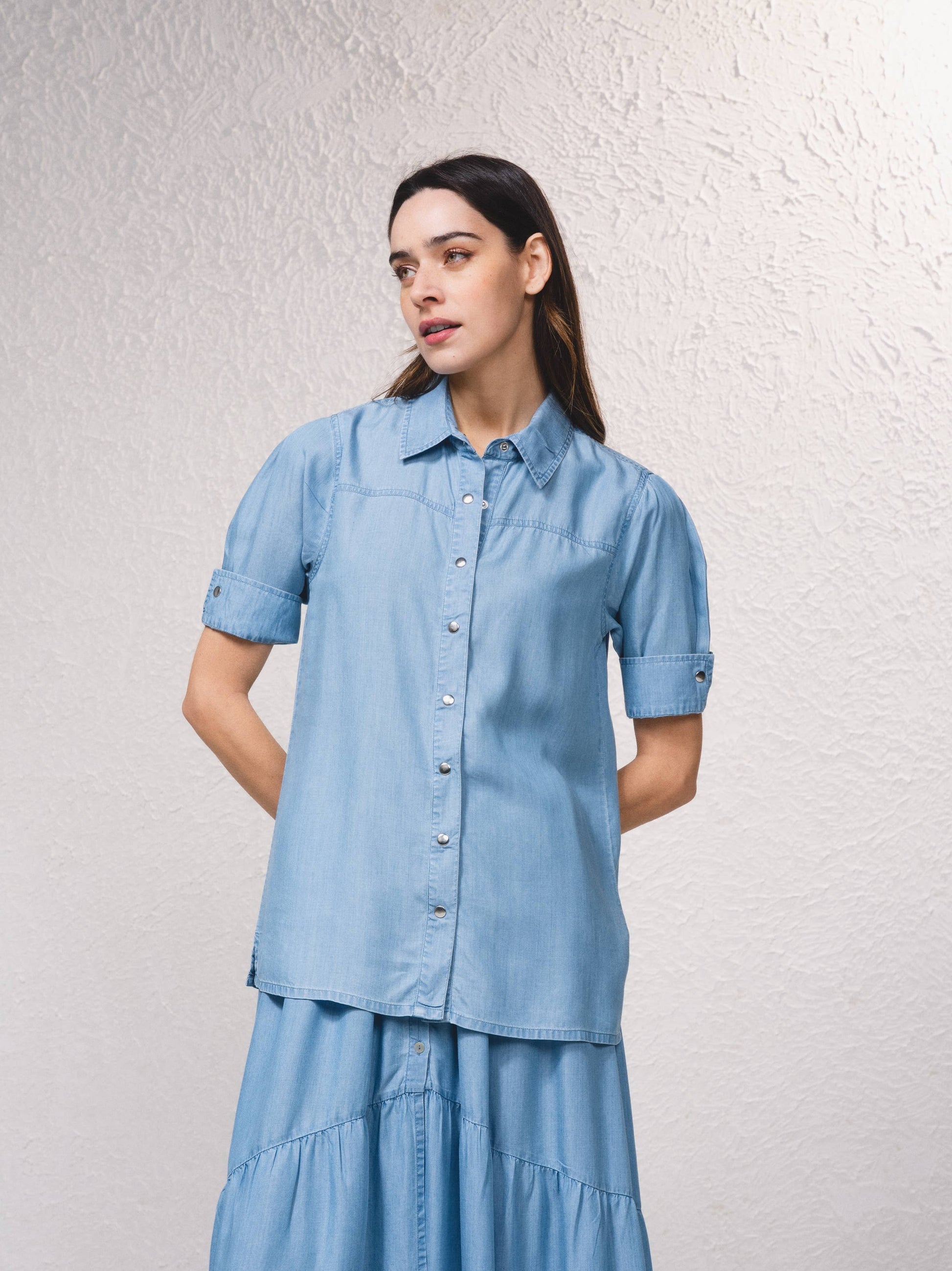 Camicia in denim a manica corta con bottoni