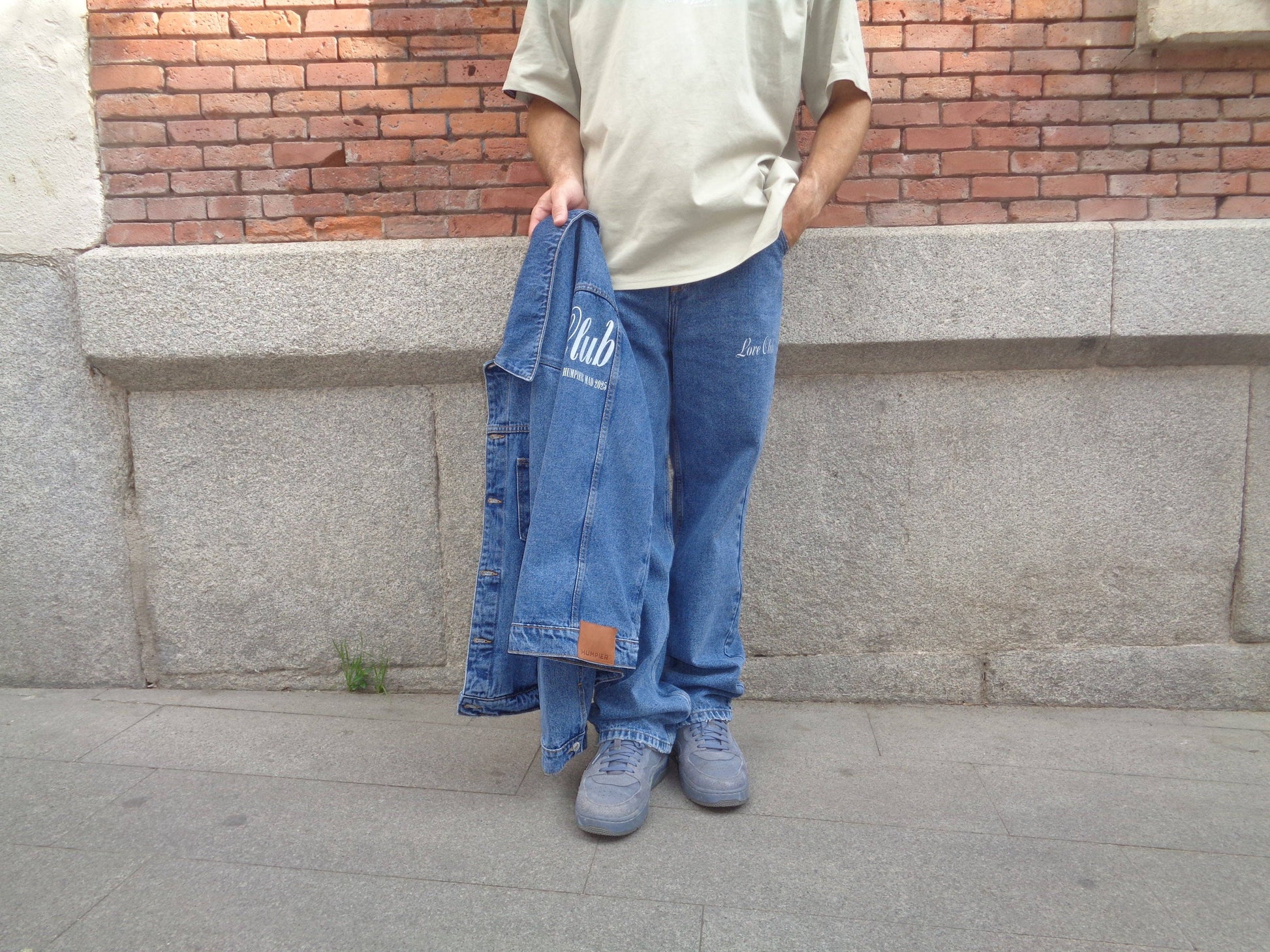 Jeans straight Love Club in denim di cotone biologico