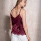 Top in raso con pizzo