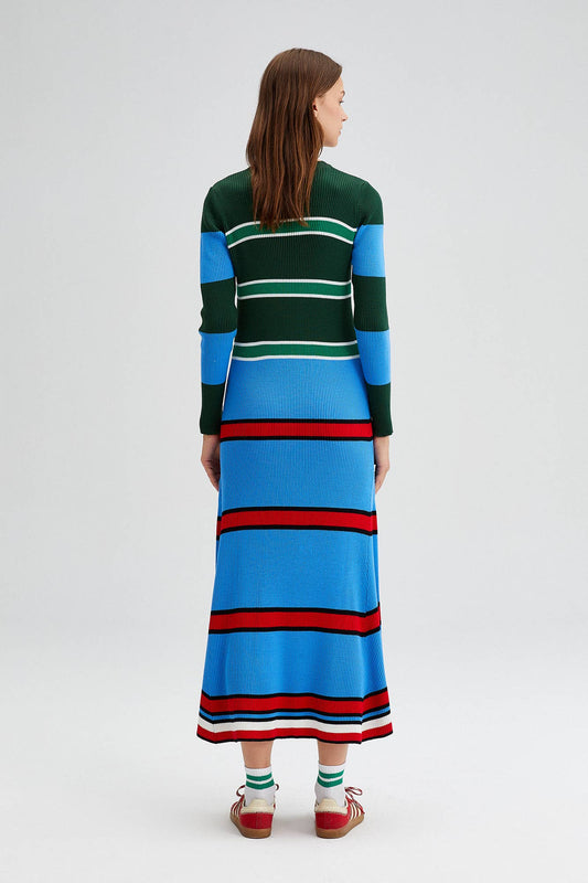 Abito lungo in maglia a righe multicolore