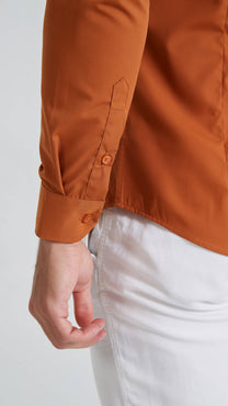 Camicia slim fit color bronzo