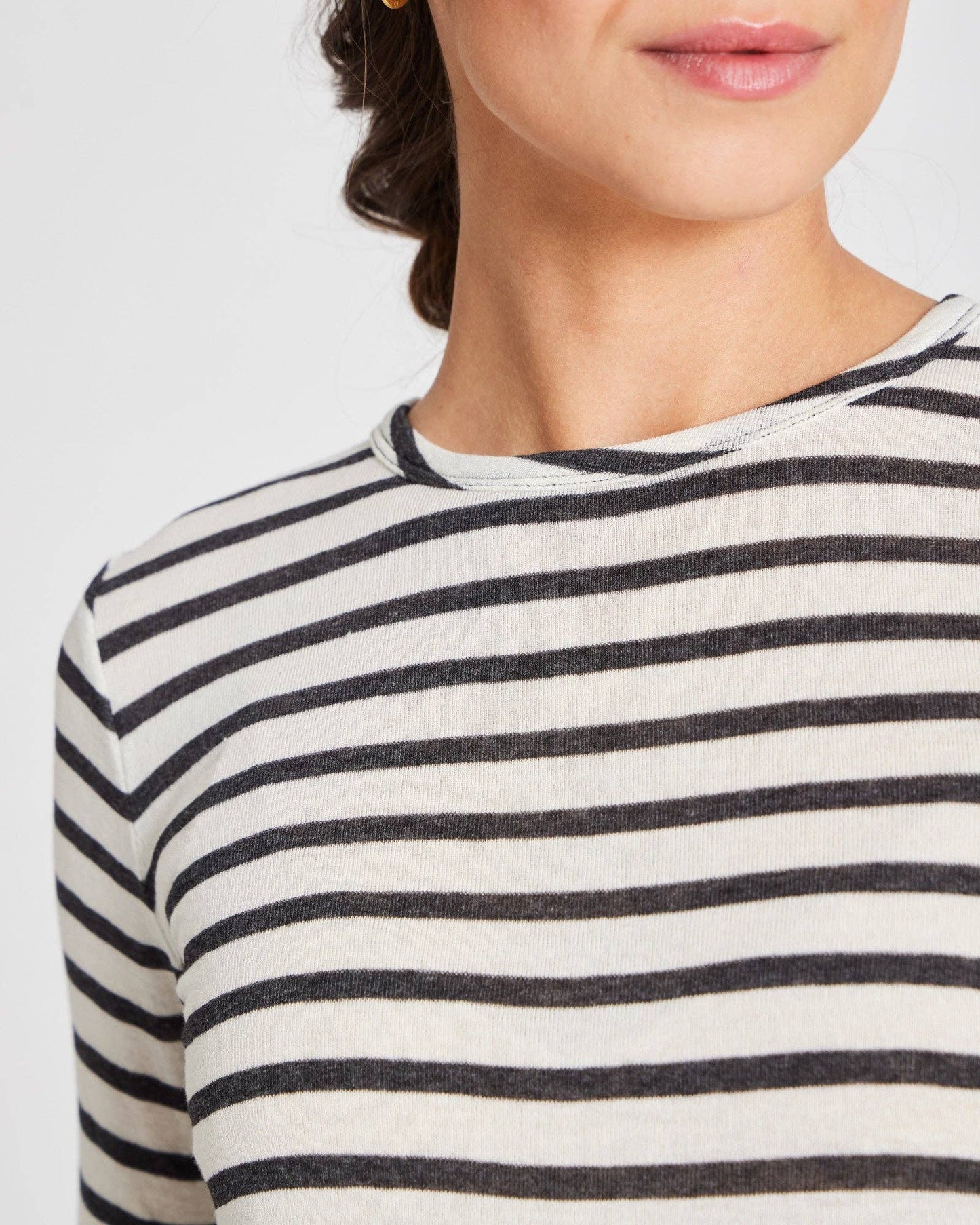 Maglia marinara in lana a righe ecru e grafite