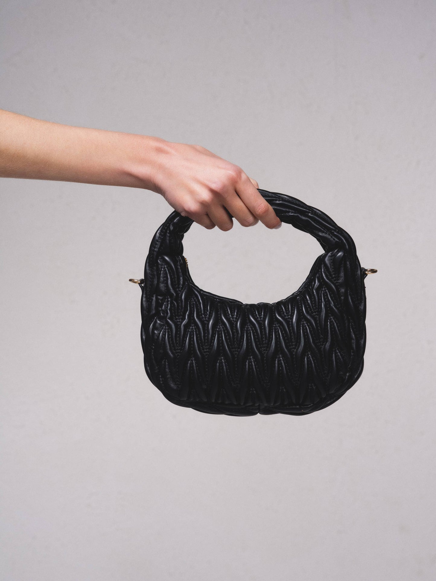 Borsa a tracolla a mezzaluna Alcochor con zip
