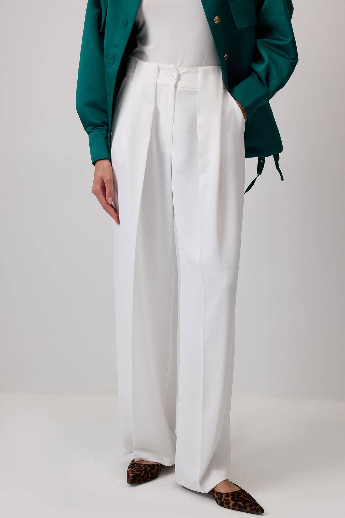 Pantaloni a vita alta a gamba larga in crêpe plissé