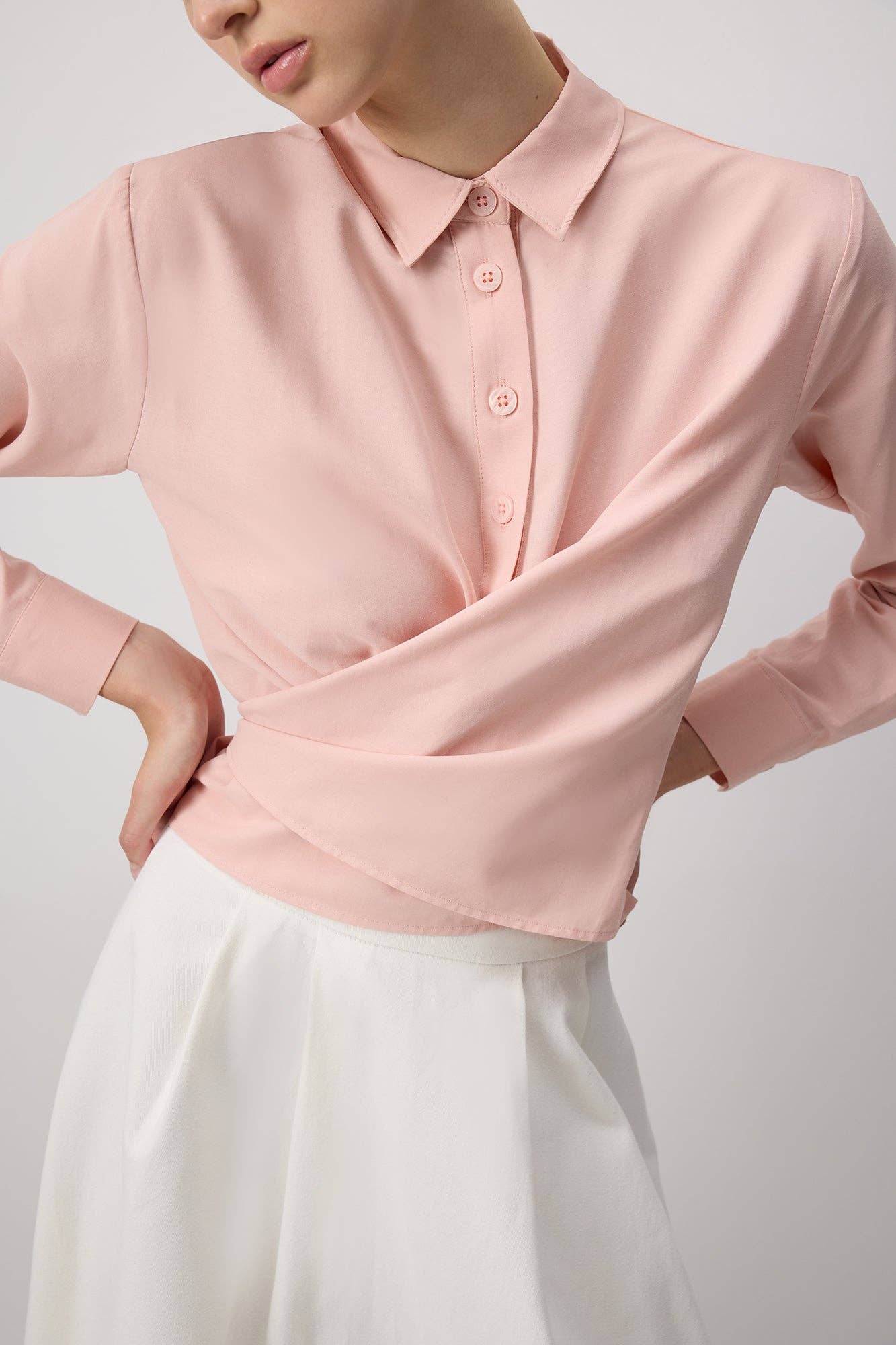 Camicia avvolgente in popeline misto cotone rosa