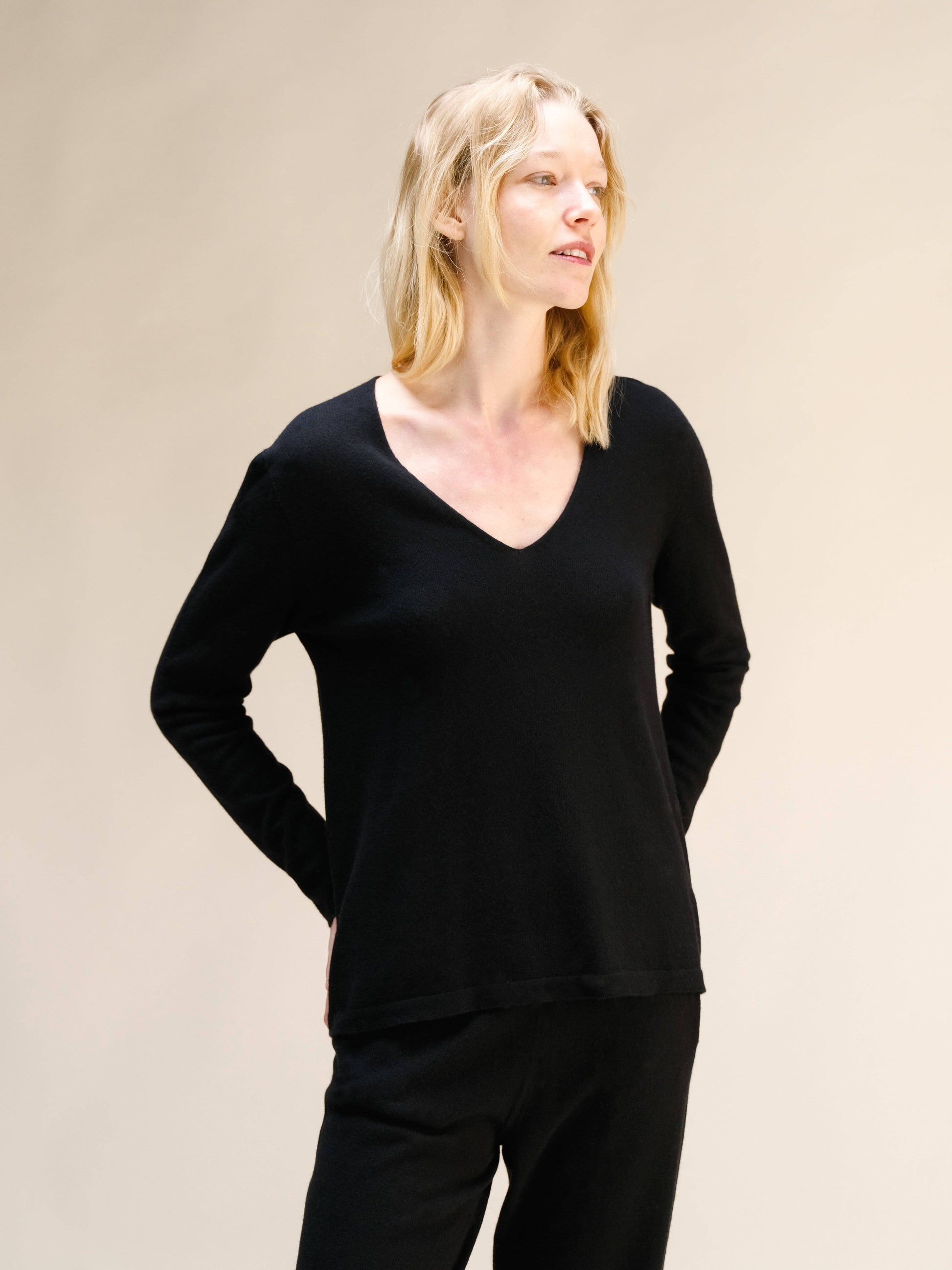 Maglia scollo a V in misto cashmere 3D Knit