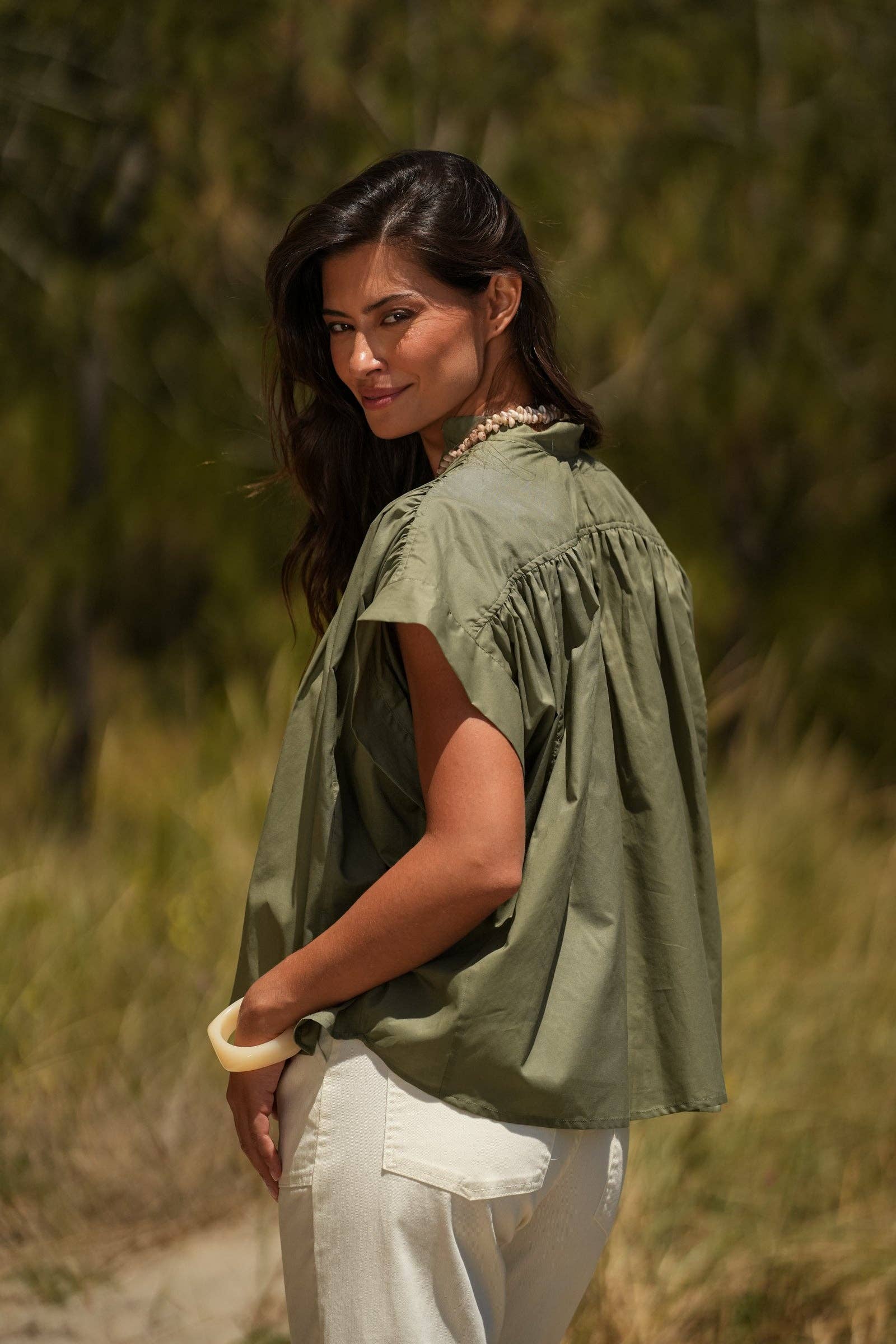 Blusa arricciata in cotone con collo alla coreana
