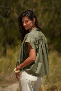 Blusa arricciata in cotone con collo alla coreana
